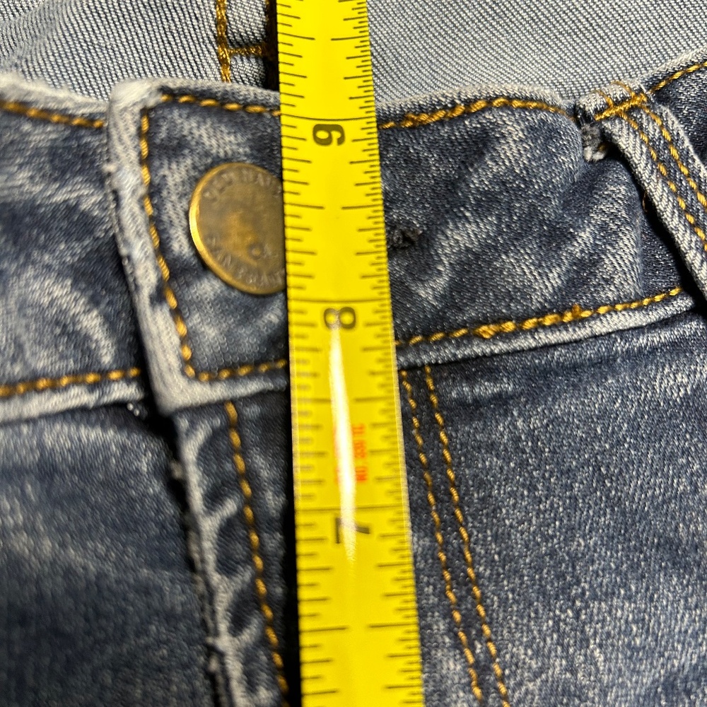 Old Navy Rock Star Mid rise jeans 9 inches.  Size 6 Short . - Picture 6 of 7